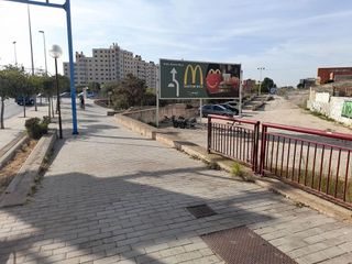 Terreno en venta en Ciudad Jardín en Alicante