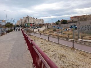 Terreno en venta en Ciudad Jardín en Alicante