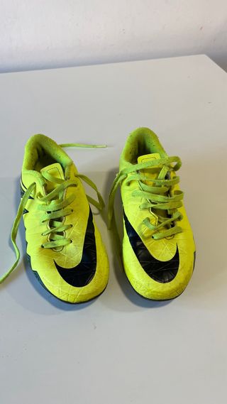 Botas de fútbol Nike Talla 32