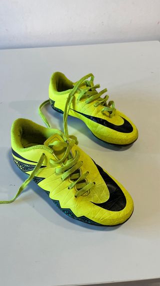 Botas de fútbol Nike Talla 32