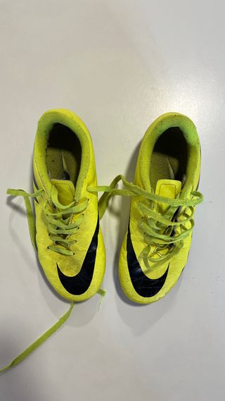 Botas de fútbol Nike Talla 32