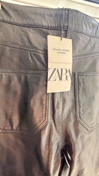 Pantalón de piel Zara flare