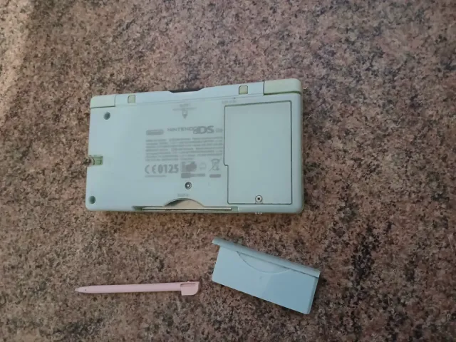 Nintendo DS Lite arriva