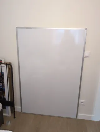 Pizarra blanca con marco de aluminio
100 x 150cm