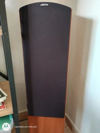 Altavoces Jamo Madera y Negro