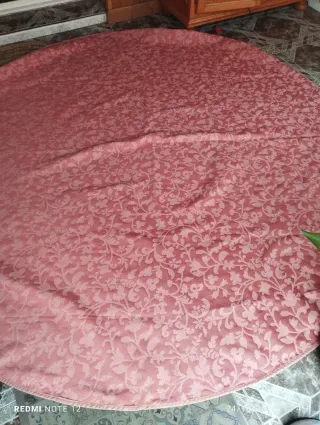 Mantel redondo bordado flores