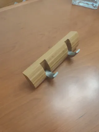 Perchero de pared plegable madera y plateado