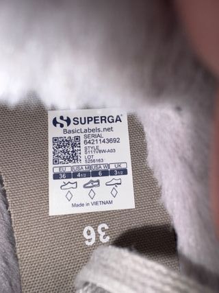 Zapatillas Superga grises edición especial.