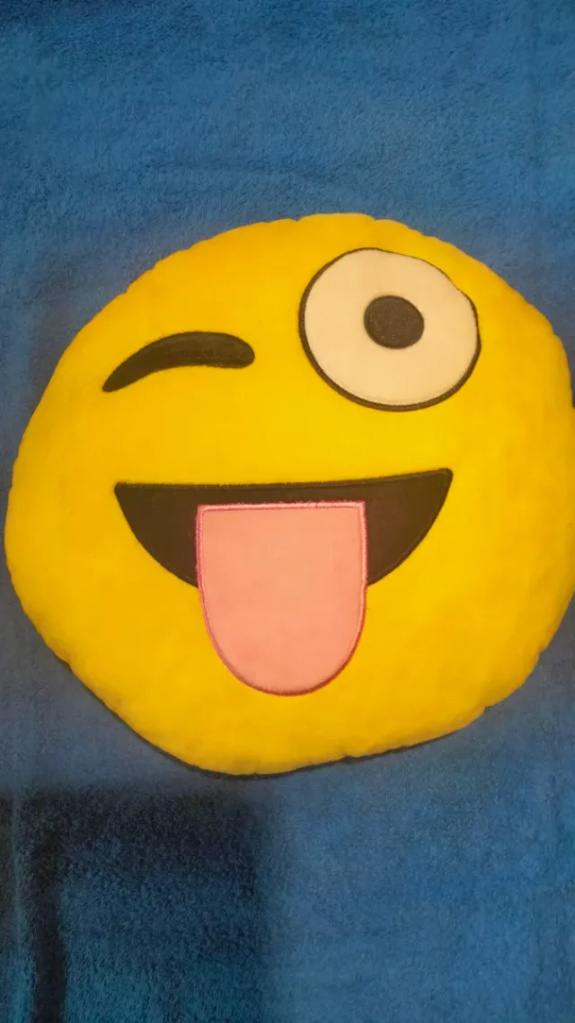 Cuscini Emoticon 33x33 cm. Il 3 X 5€