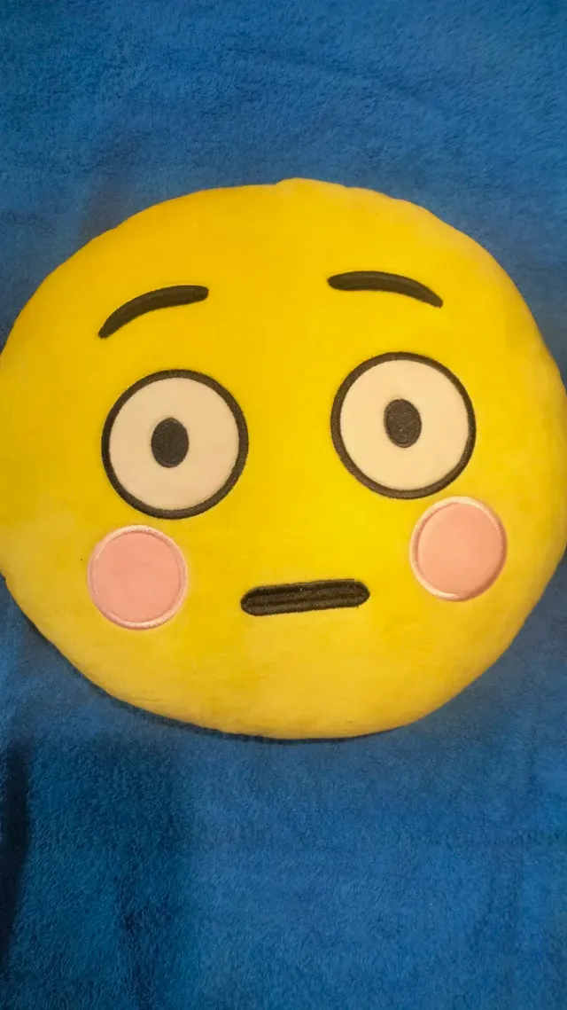 Cuscini Emoticon 33x33 cm. Il 3 X 5€