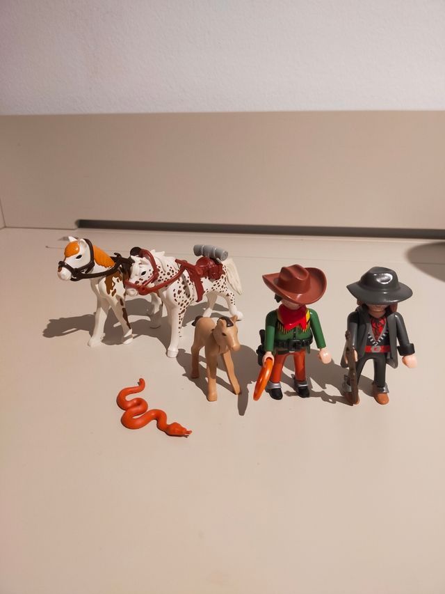 Lote Playmobil: Cabaña, granjeras Vaqueros etc