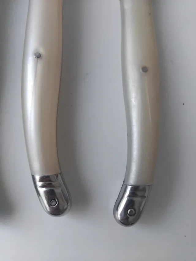 Cubertería Laguiole 12 pax