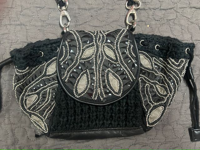 Bolso negro Luna Llena con abalorios