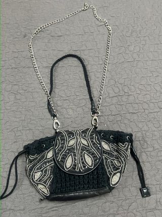 Bolso negro Luna Llena con abalorios