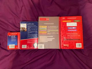 Pack de tres diccionarios + uno de regalo.
