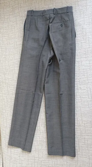 Traje gris con chaleco