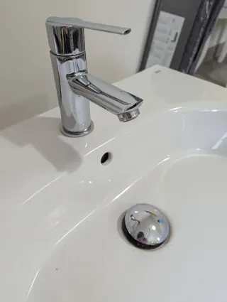 Lavabo Roca de baño porcelana blanco + grifo