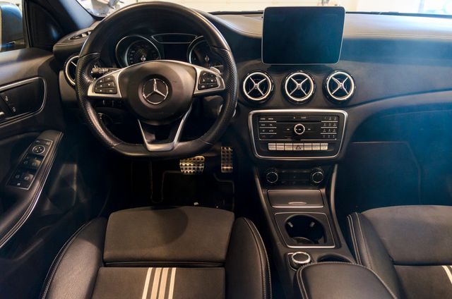 Mercedes-Benz Clase A200D 4 MATIC AMG