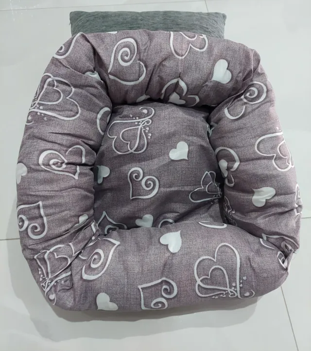 Cuccia per cani con cuori