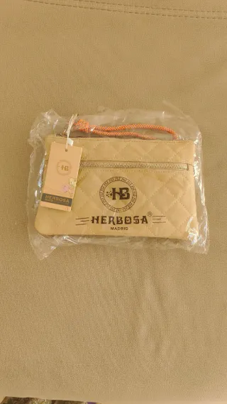 Cartera de mano acolchada Camel
