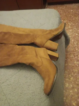 Botas altas  de..ante marrones