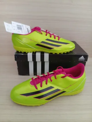 Adidas Scarpe da calcio n.38 nuove originali