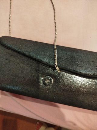 Sandalias fiesta y bolso negro a juego