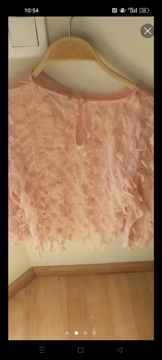 Camisa Zara rosa con volantes