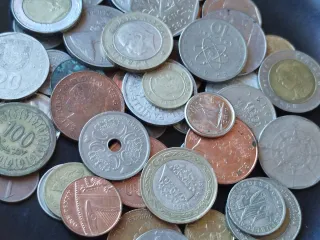 Lote 50 monedas del mundo