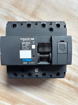 Schneider Electric NG125N C63A Interruptor