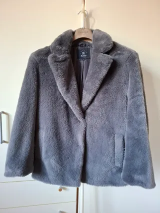 Pelliccia sintetica grigia