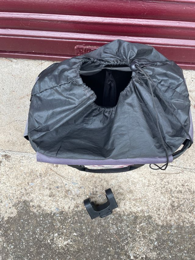 Cesta para bicicleta con soporte