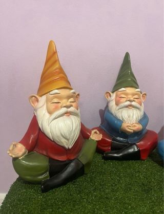 3 GNOMI CHE MEDITANO IN GIARDINO. 18€ AL PEZZO