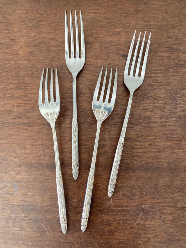 Set 4 Tenedores Postre Modernistas