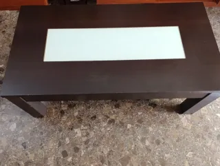 Tavolo in legno e vetro