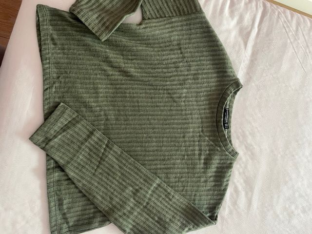 Jersey Stradivarius verde oliva