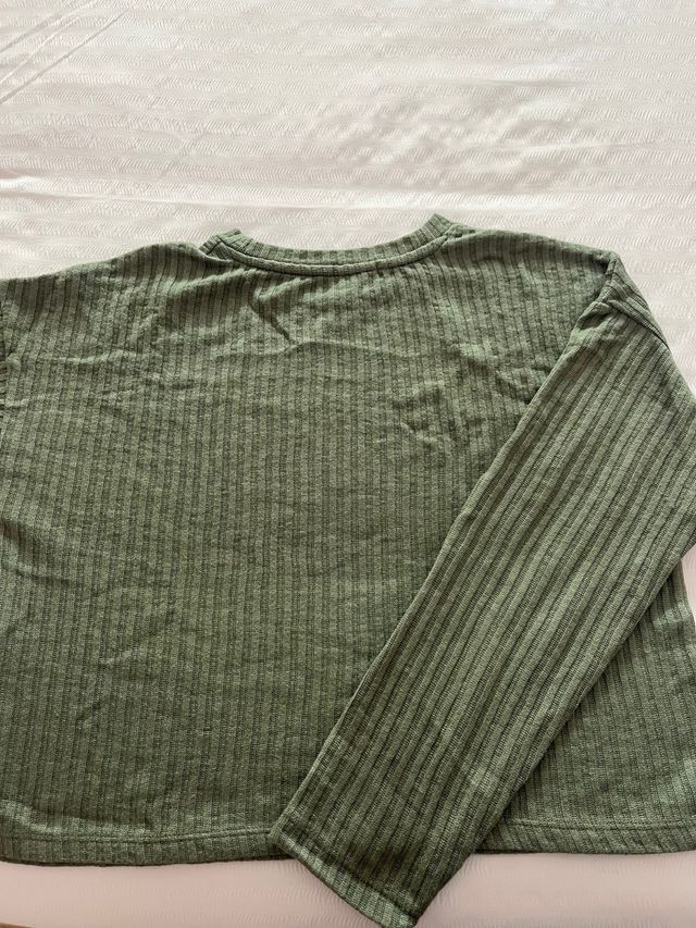 Jersey Stradivarius verde oliva