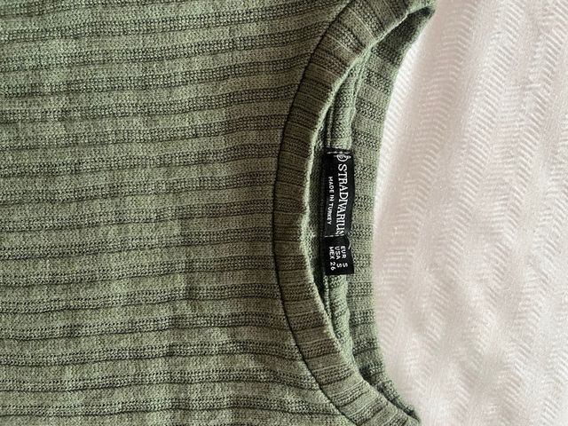 Jersey Stradivarius verde oliva