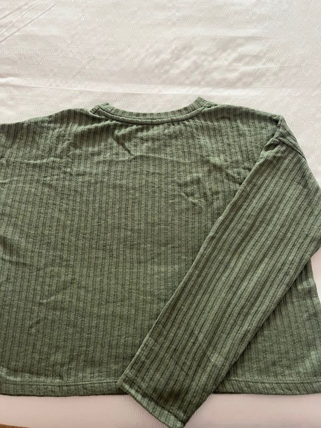 Jersey Stradivarius verde oliva