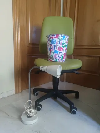 Silla estudio ergonómica + flexo + papelera