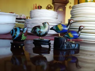 Figuras metal esmaltado caracol y aves
