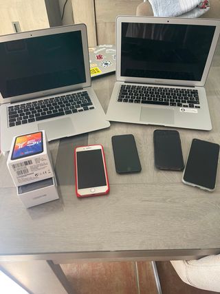 Lote 2 MacBook Air + 4 Teléfonos