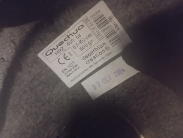 Casco y Gafas de Esquí Rojos