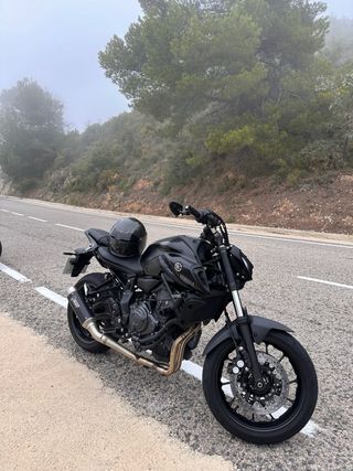 Yamaha MT07 Negra