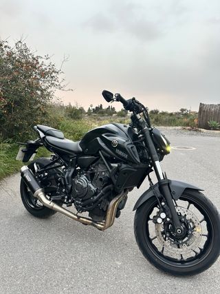 Yamaha MT07 Negra