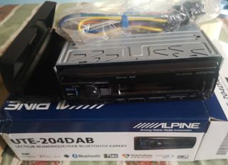 Autoradio Alpine UTE-204DAB Bluetooth DAB+