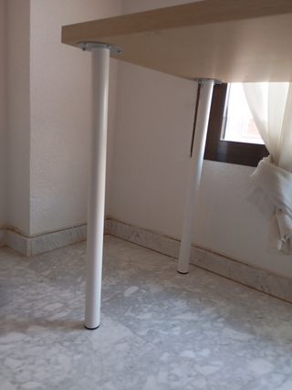 Escritorio y 2 Sillas Ikea