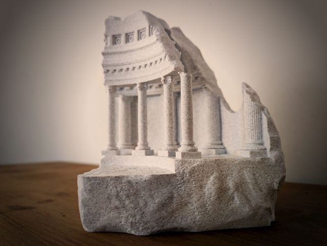 Figura Teatro Romano Imitación Mármol