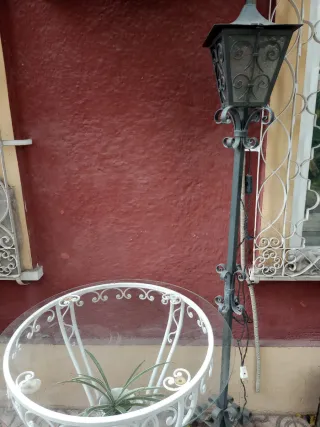 Mesa y Sillas Jardín Metal y Cristal