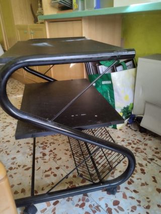 Mesa auxiliar negra